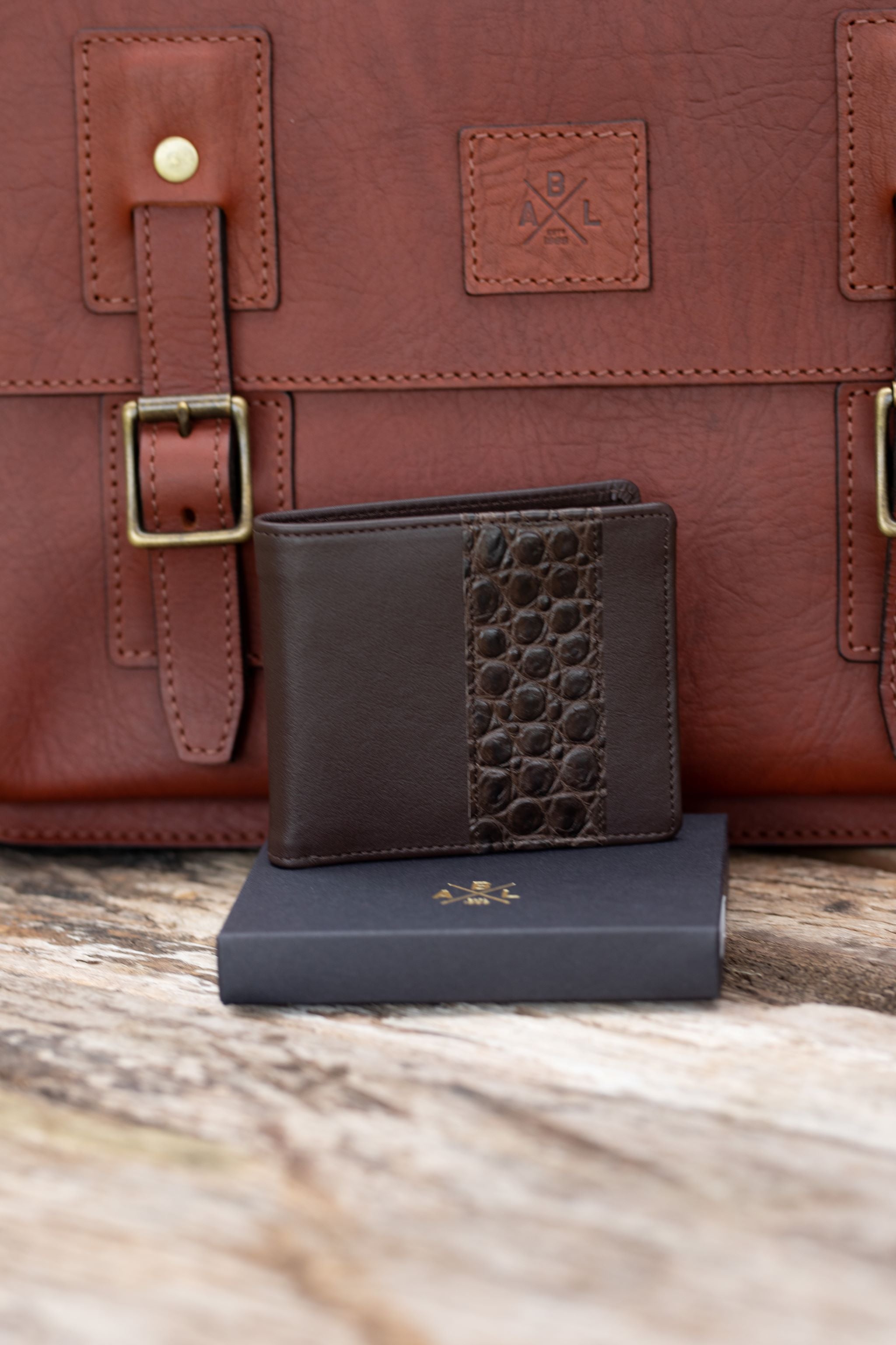 Men's Wallet Classic- Crocodile Feature