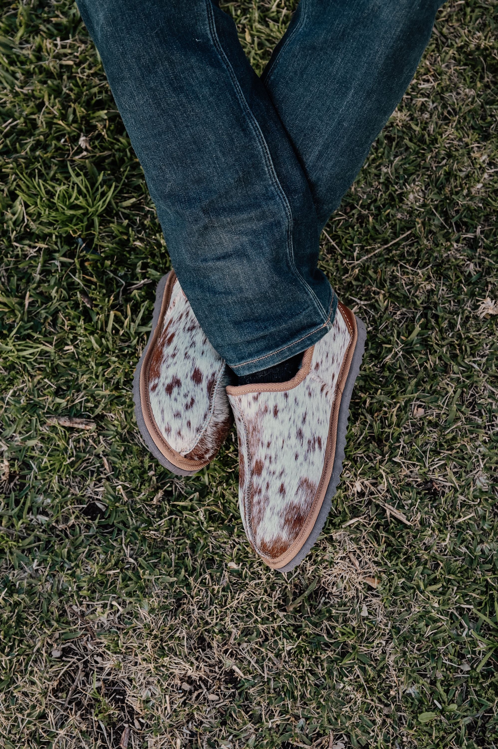 Slipper- Rawhide Brown and White