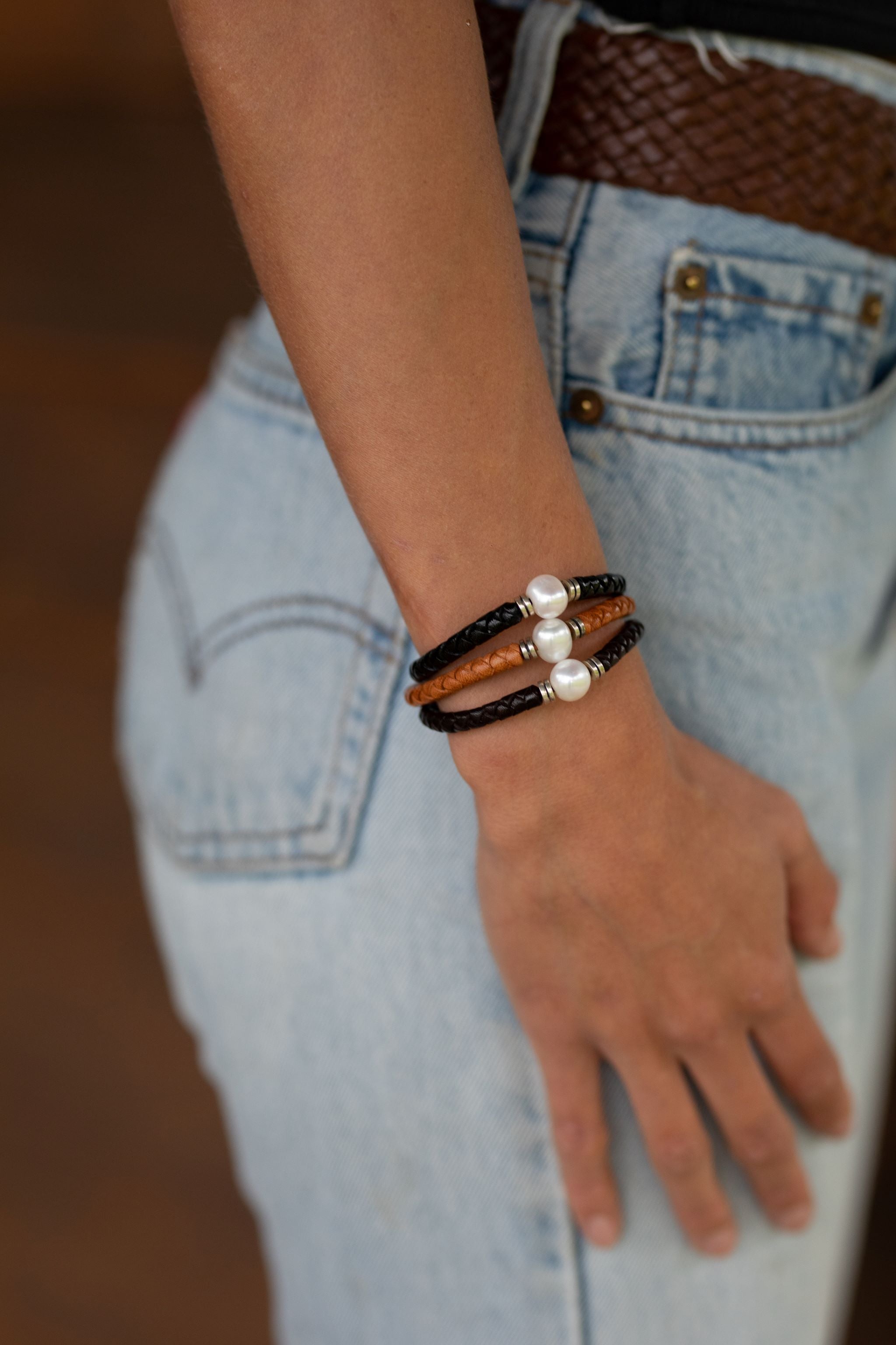 Plaited Bracelet w/ Single Pearl